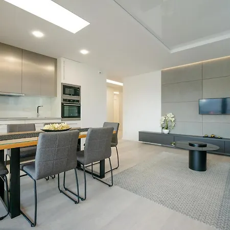 Apartamenty Homely Place Serce Poznania - Stary Rynek - Parking Exterior photo